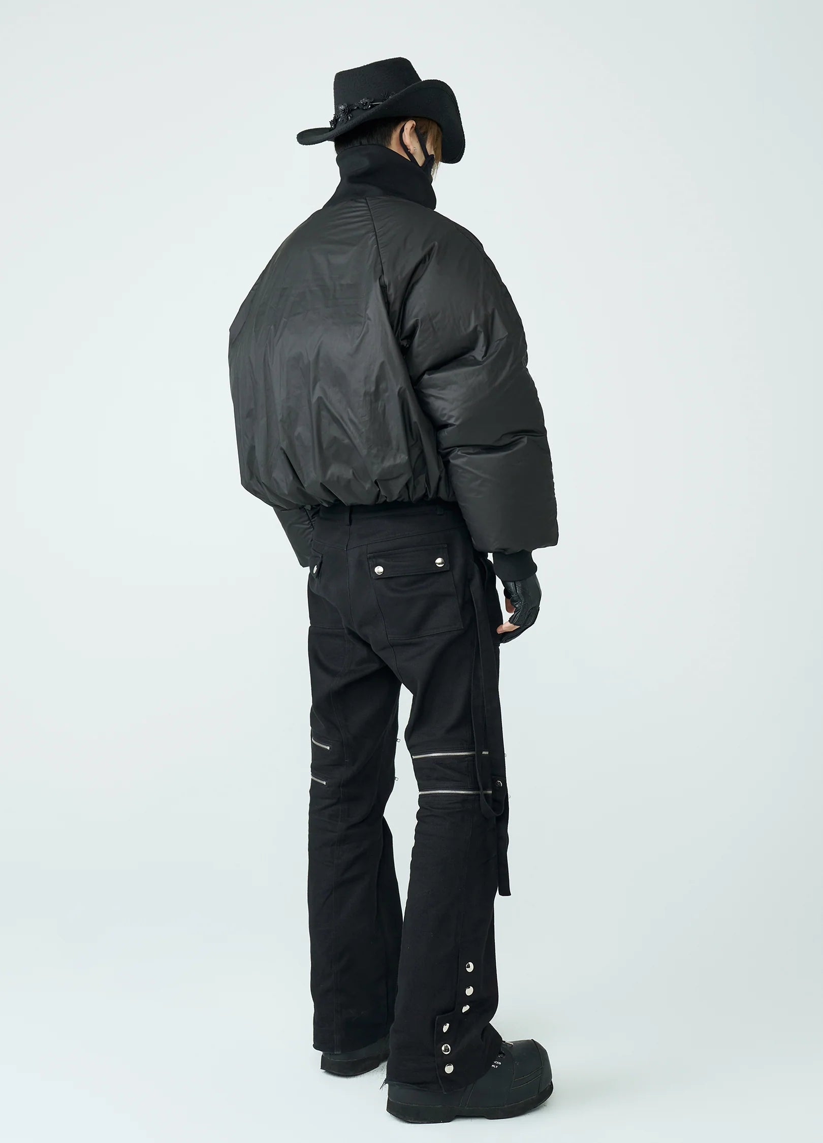 22FW Curved Down Jacket